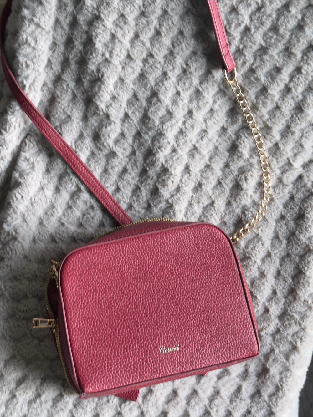 Grossi Crocodile-Embossed Red Crossbody Bag with Gold Chain